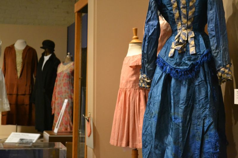 Score Big On 14 Rare 1900s Finds Discovered In Virginia's Dusty Attics - Decor Hint Victorian-Era Clothing And Accessories