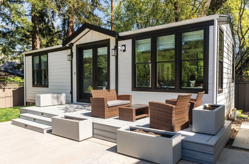 10 Types Of Homes Expected To Plummet In Value In California By The End Of 2025 (And 10 That Will Keep Rising) - Decor Hint Multi-Generational Living Properties
