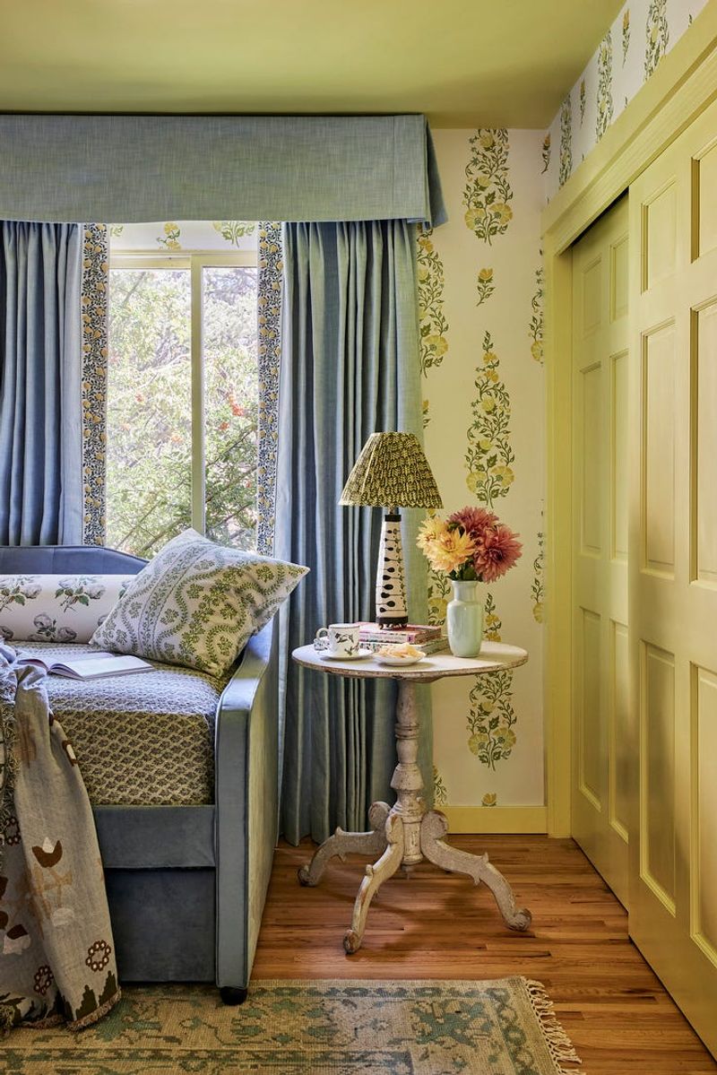 From Colors To Layouts 15 Kitchen Details Turning Away Buyers In Dallas - Decor Hint Heavy Window Treatments