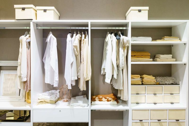 19 Things I Quit Doing That Instantly Made My Home Tidier And Inviting - Decor Hint Saving