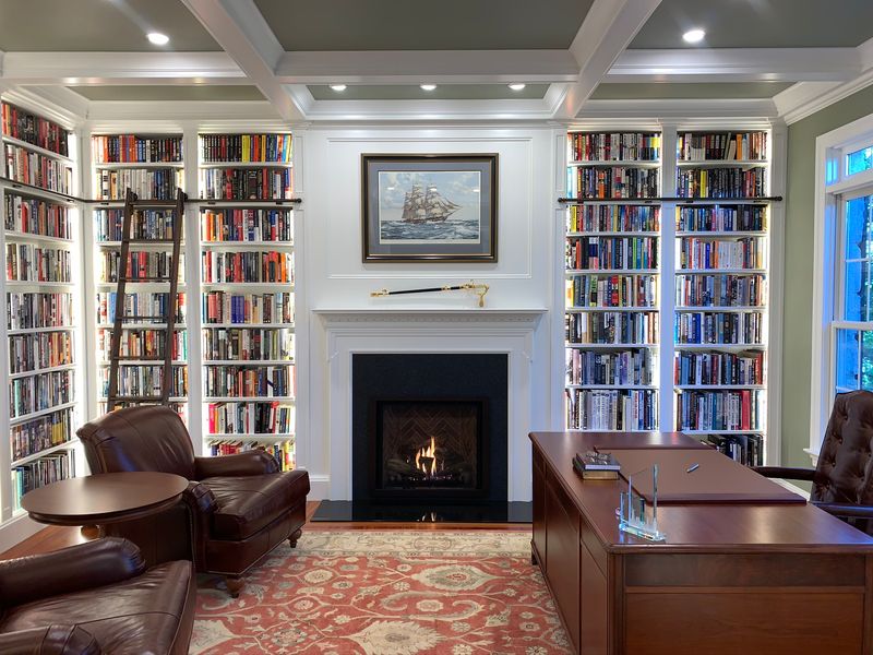 10 Decorating Trends In Pennsylvania Homes That Still Hold Strong (And 3 That Didn't Stand The Test Of Time) - Decor Hint Built-In Bookshelves Showcase Personal Libraries