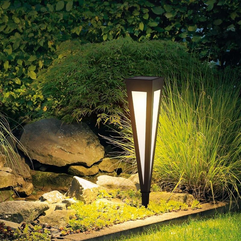 7 Backyard Mistakes To Fix In New Orleans (And 7 Ideas To Improve Value) - Decor Hint Inadequate Outdoor Lighting