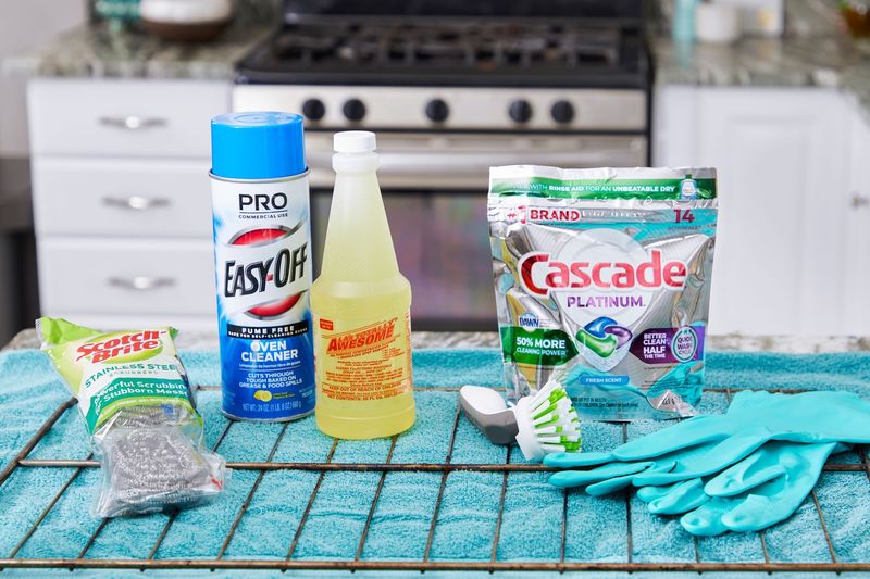 3 Surprisingly Effective Ways To Clean Oven Racks And 2 That Work Even Better - Decor Hint Commercial Oven Rack Cleaner (With Minimal Scrubbing)