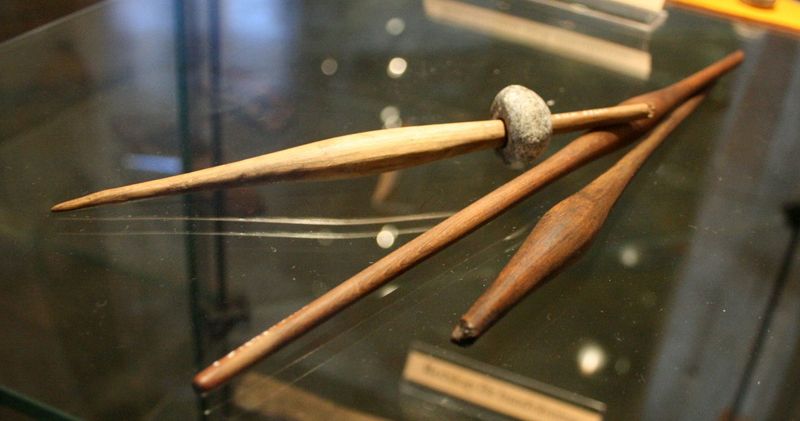 16 Photos Frozen In Time Of A 300-Year-Old Weavers' House - Decor Hint Antique Spindles