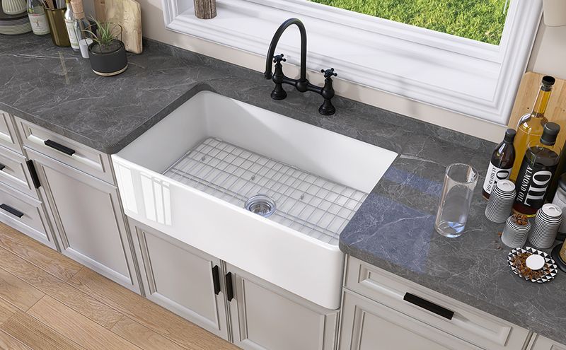 9 Kitchen Features That Impress Buyers, And 5 That Truly Stand Out - Decor Hint Farmhouse Sink
