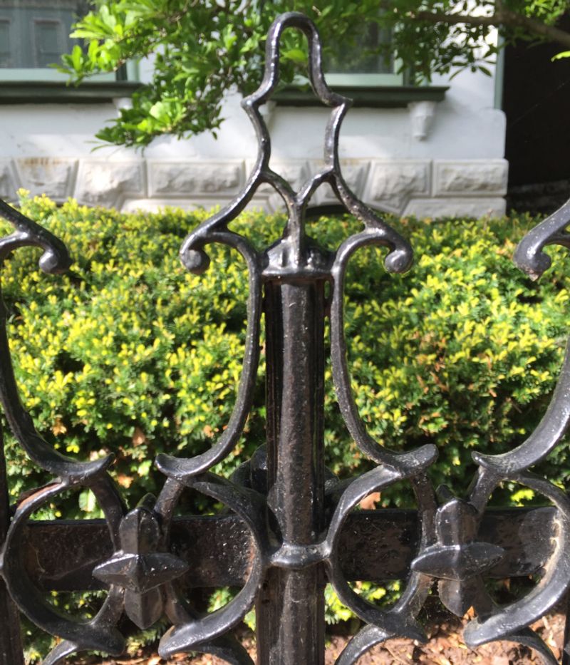 12 Popular House Designs In St Louis That May Disappear By 2030 - Decor Hint Decorative Wrought-Iron Fence Styles