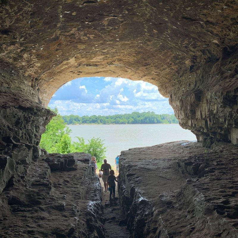 23 Legendary Cowboy Hideouts With Stories To Tell - Decor Hint Cave-in-Rock, Illinois