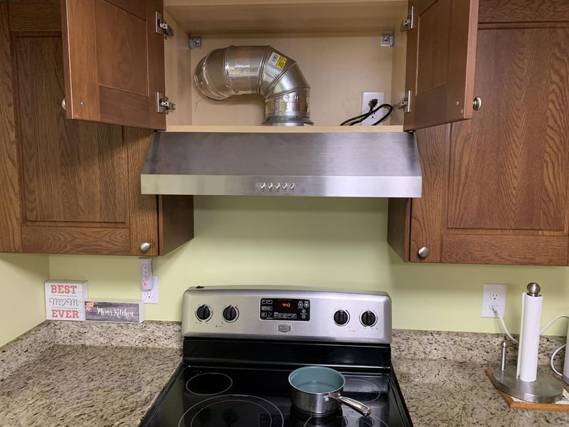 17 Kitchen Design Choices In Alabama Homes That Buyers Often Dislike - Decor Hint Unvented Range Hoods Or Poor Ventilation