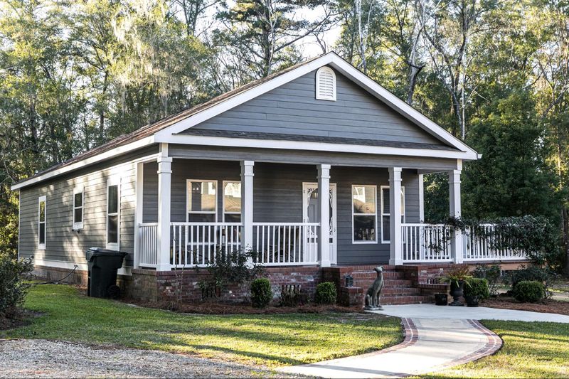 15 Lies About Manufactured (Mobile) Homes - Decor Hint They Can't Withstand Storms