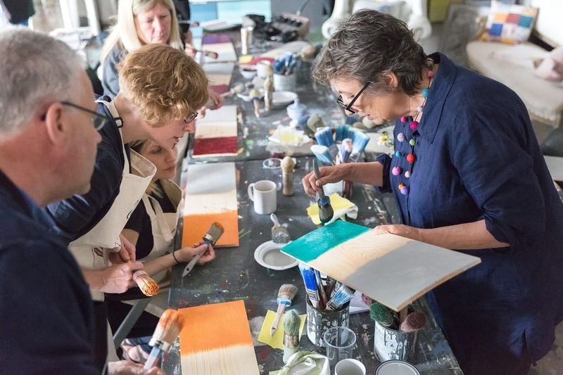 How California's Antique Stores Keep Classic Furniture Trends Alive - Decor Hint Educational Events Create New Antique Enthusiasts