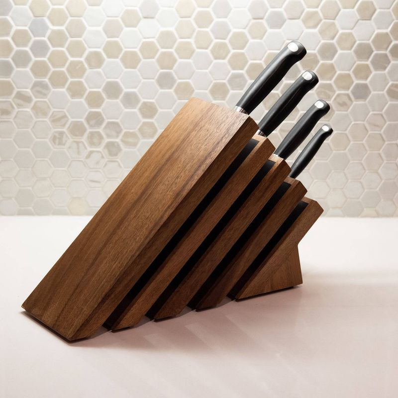32 Things In Your Kitchen Illinois Designers Believe Diminish Your Home's Elegance - Decor Hint Bulky Knife Blocks
