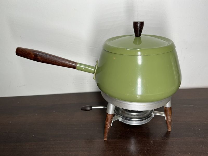 17 House Items Boomers Should Give Up Already (Plus 4 They Should Never Have Had) - Decor Hint Never-Used Fondue Sets