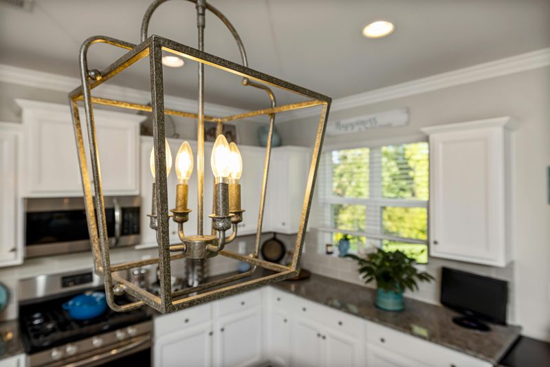 12 Things You Only See In Old Homes That Are Coming Back - Decor Hint Vintage-Style Light Fixtures