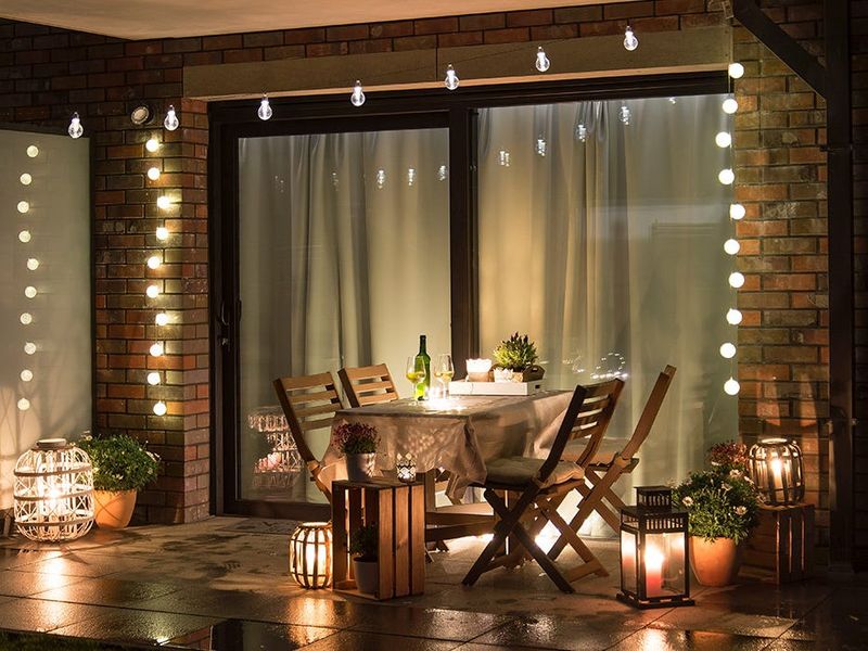 8 Things California Designers Warn You To Avoid On Your Porch (Plus 8 Must-Have Items For Instant Curb Appeal) - Decor Hint Mismatched Lighting Fixtures