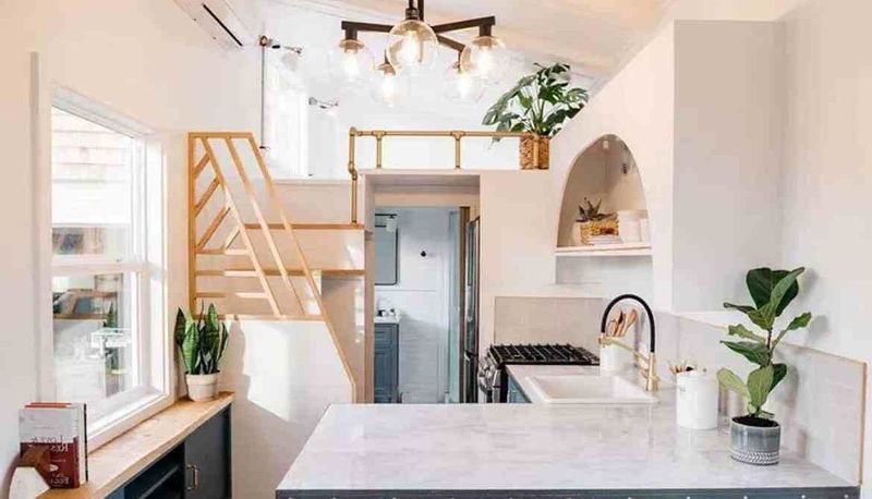 17 Tiny Homes That Prove Big Comfort Comes In Tiny Packages - Decor Hint Luxury Tiny Home With High-End Finishes