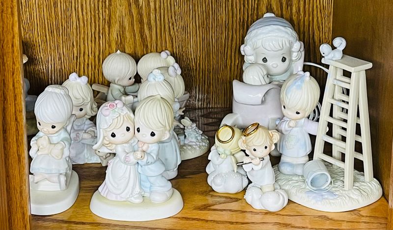 36 Antiques Are Not Worth A Penny Nowadays, For Real - Decor Hint Precious Moments Figurines