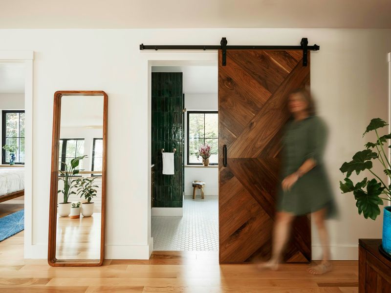 15 Tricks For Small Living Rooms That Interior Designers Swear By - Decor Hint Embrace Mirrors Strategically