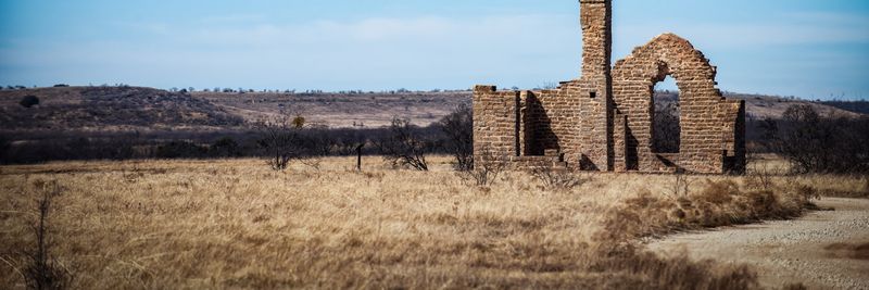 23 Legendary Cowboy Hideouts With Stories To Tell - Decor Hint Fort Griffin, Texas