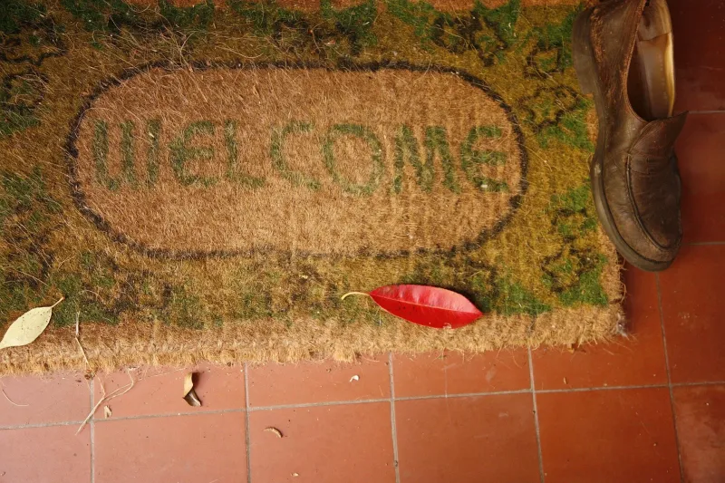 9 Items To Avoid On Your Oklahoma Porch And 4 That Add Value - Decor Hint Flimsy Doormats Fall Apart