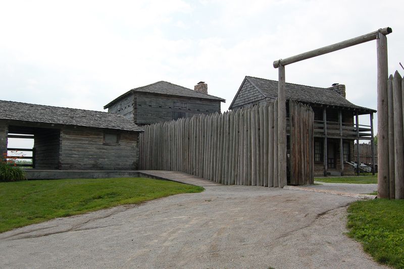 16 Frontier Mansions In Missouri That Are Now Bare Foundations - Decor Hint Fort Osage Officer's Quarters