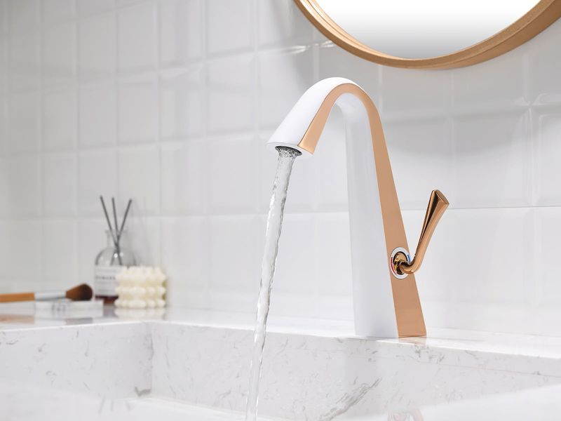 17 Interior Design Choices That Might Embarrass You In 2025 - Decor Hint Rose Gold Fixtures