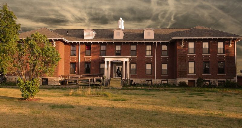 Edinburgh Manor – Monticello, Iowa