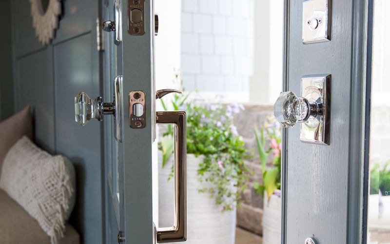 19 Popular Weekend Upgrades For Handy Homeowners In North Carolina - Decor Hint Replacing Old Door Hardware