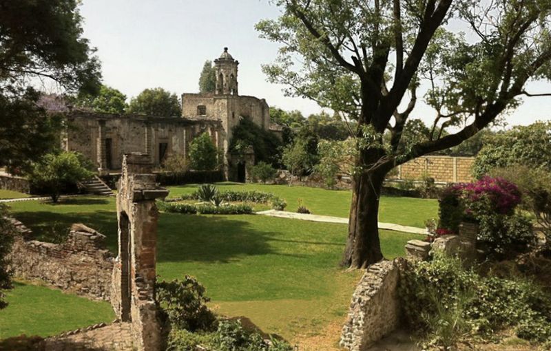 17 Majestic Ancestral Homes Forever Lost To Time - Decor Hint La Casa de los Murmullos