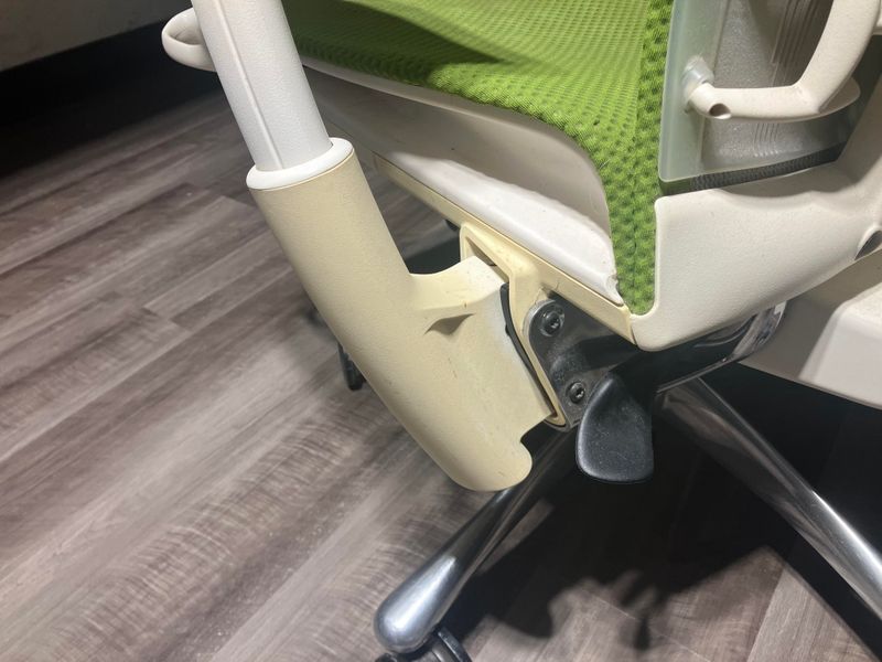 10 Bad Design Trends from 60 Years Ago We Pretend Never Happened + 7 We Hope Come Back - Decor Hint Plastic Furniture That Yellowed