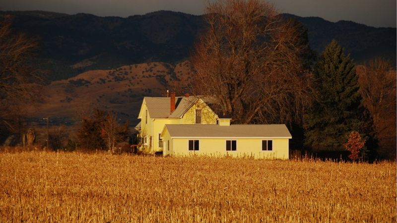 7 Types Of Homes In Ohio That May Lose Value And 3 That Are Trending Up - Decor Hint Rural Properties Far From Amenities