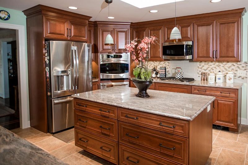 From Colors To Layouts 15 Kitchen Details Turning Away Buyers In Dallas - Decor Hint Heavy Ornate Cabinet Moldings
