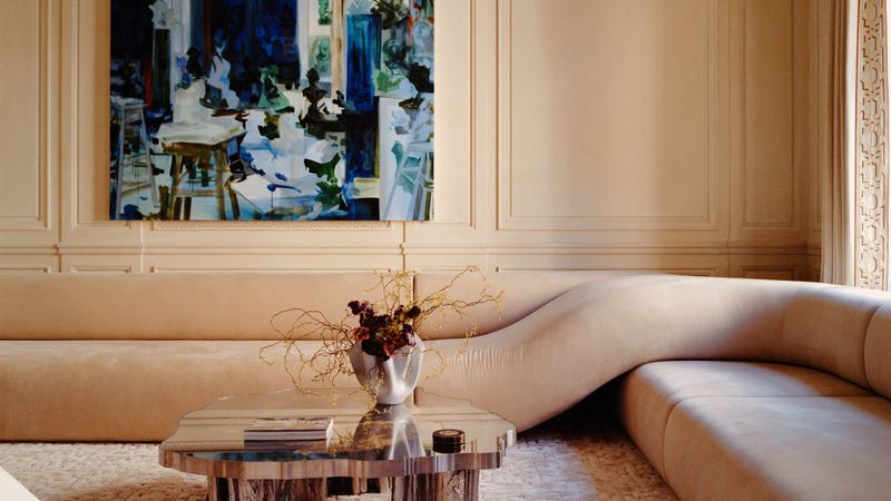 Gilded Grandeur Meets Modern Minimalism in This Stunning NYC Home - Decor Hint Merging Classical Grandeur With Futuristic Simplicity