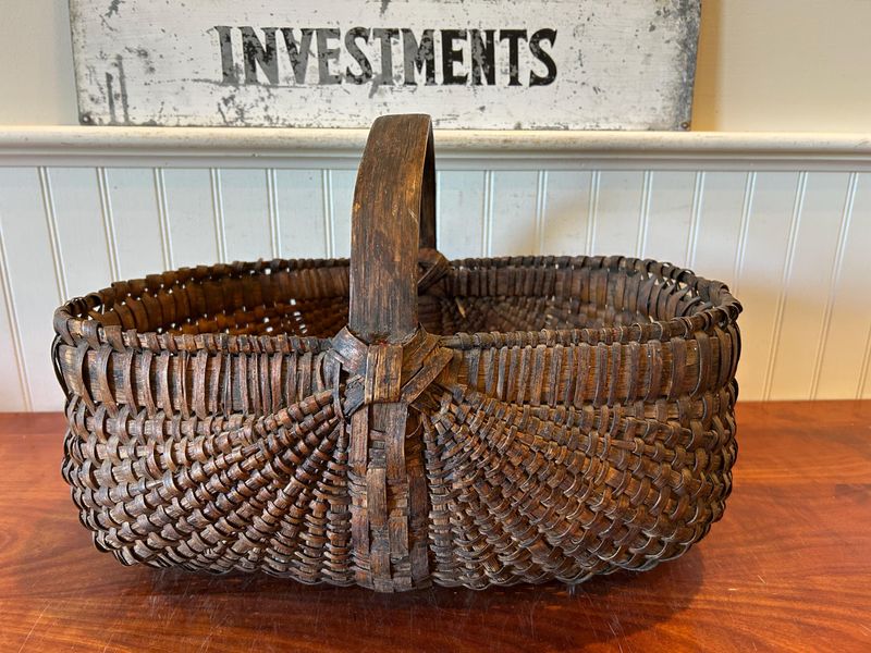 French Country Decor Is Back But Only These Antiques Are Worth It - Decor Hint Rustic Willow Baskets