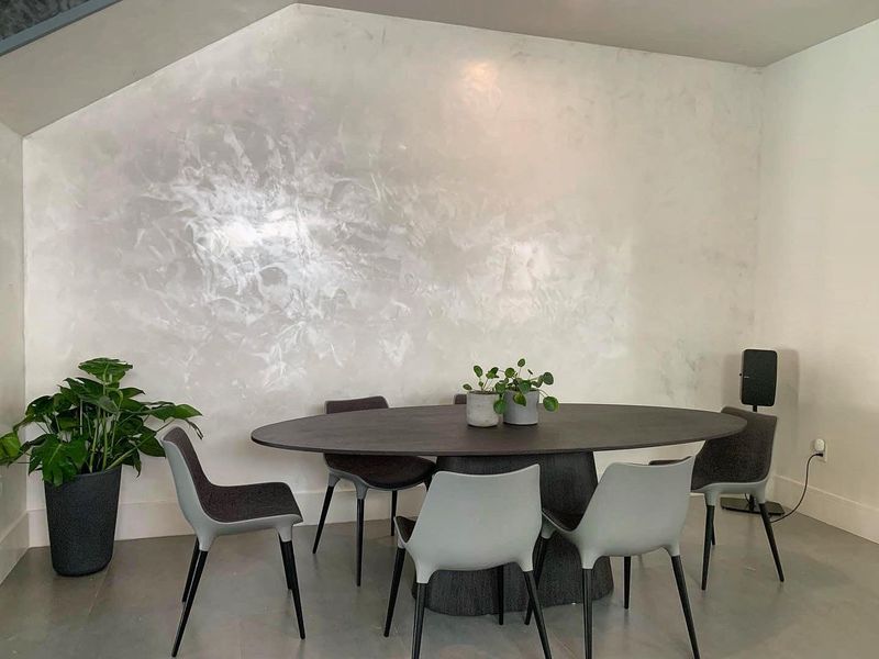 Retro Yet Fresh: 11 Miami Home Trends That Never Go Out Of Style - Decor Hint Venetian Plaster Walls
