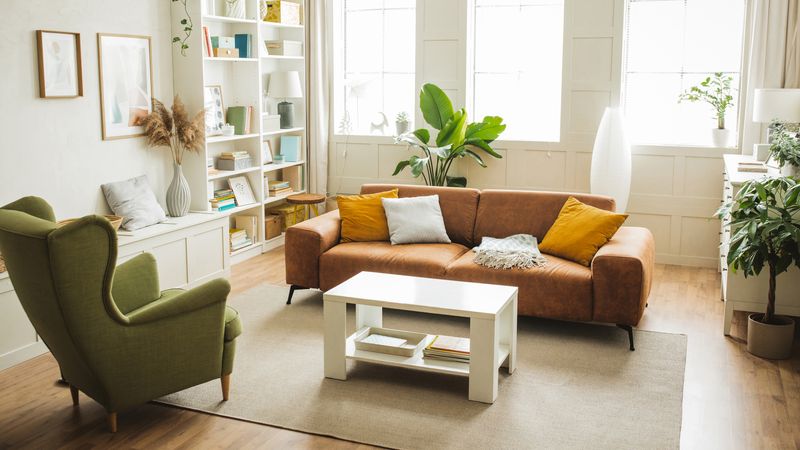 10 Common Staging Fails That Can Ruin First Impressions - And 5 That Shouldn't Exist - Decor Hint Staging Only For Photos