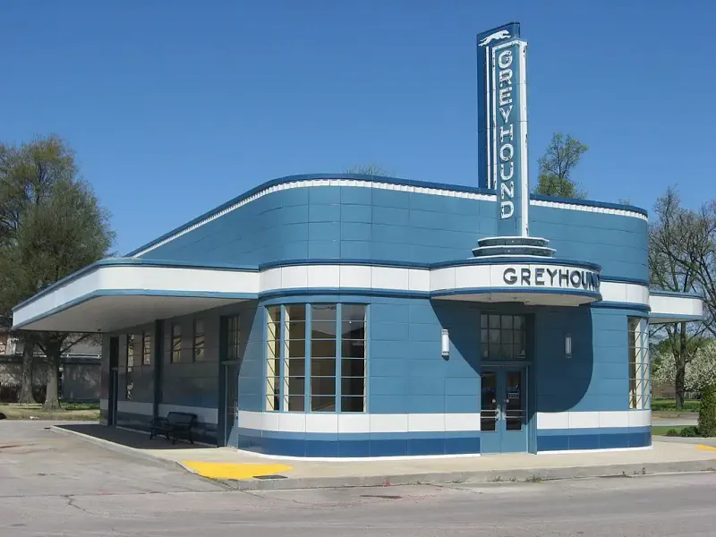 I've Watched Illinois Architecture Evolve And These 17 Styles Could Disappear By 2030 - Decor Hint Streamline Moderne