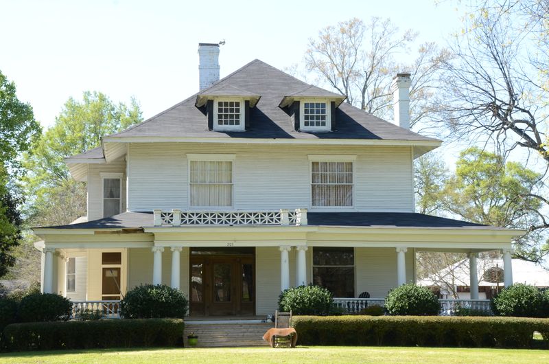 50 Photos Of Famous Historic Houses In Each US State - Decor Hint Pugh House, Arkansas