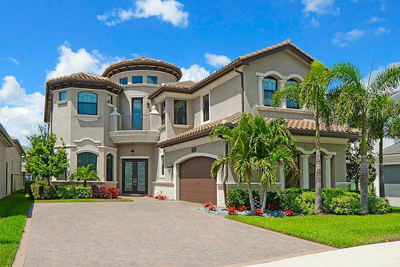 Florida's 12 Home Designs That Could Be History In The Next Decade - Decor Hint Early 2000s McMansions: Supersized Suburban Mistakes
