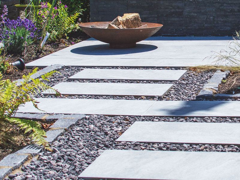 21 Innovative Walkway Designs That Will Spice Up Your Backyard - Decor Hint Slate Slab Walkway