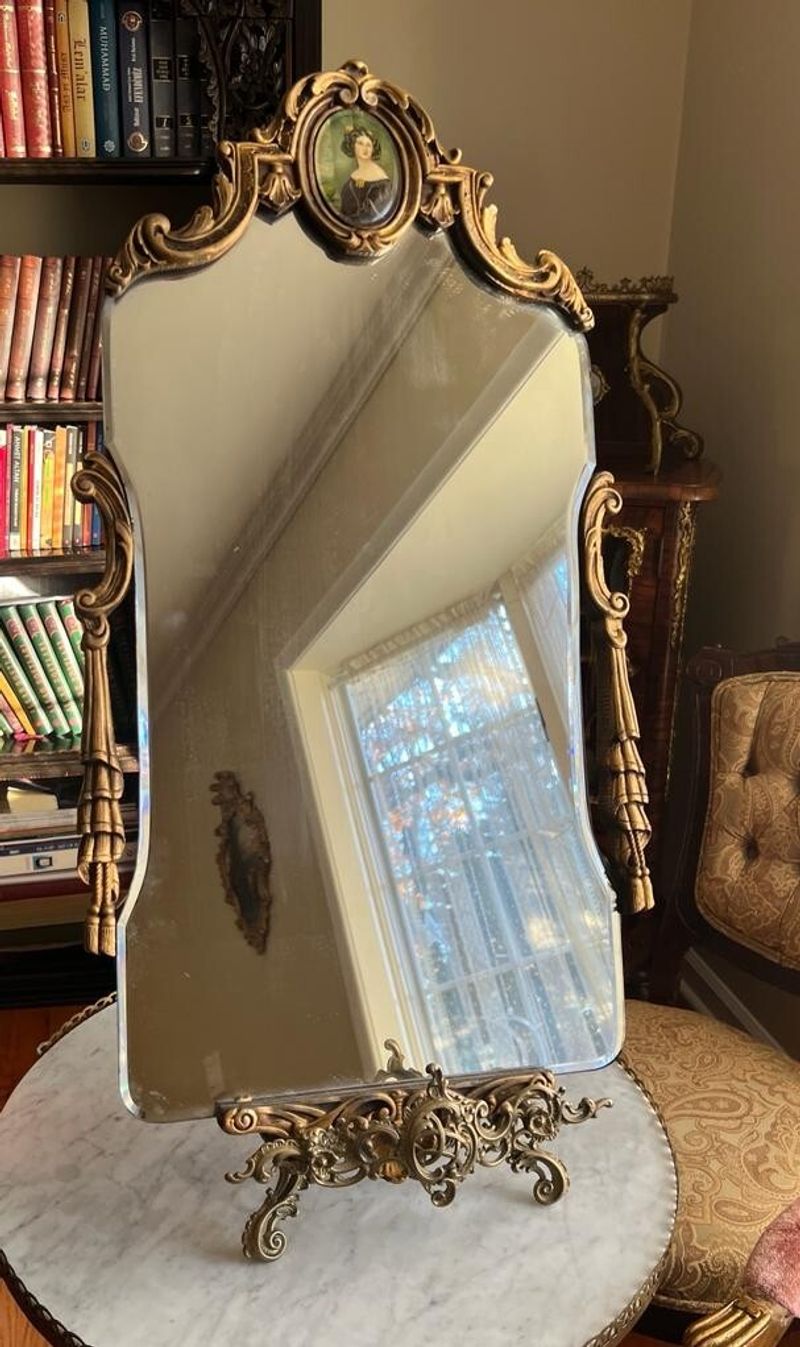 Don't Ditch These 37 Things You'll Miss Them More Than You Think - Decor Hint Antique Mirror