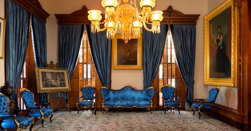 Visit Iolani Palace In The Heart Of Honolulu, Hawaii - Decor Hint Blue Room