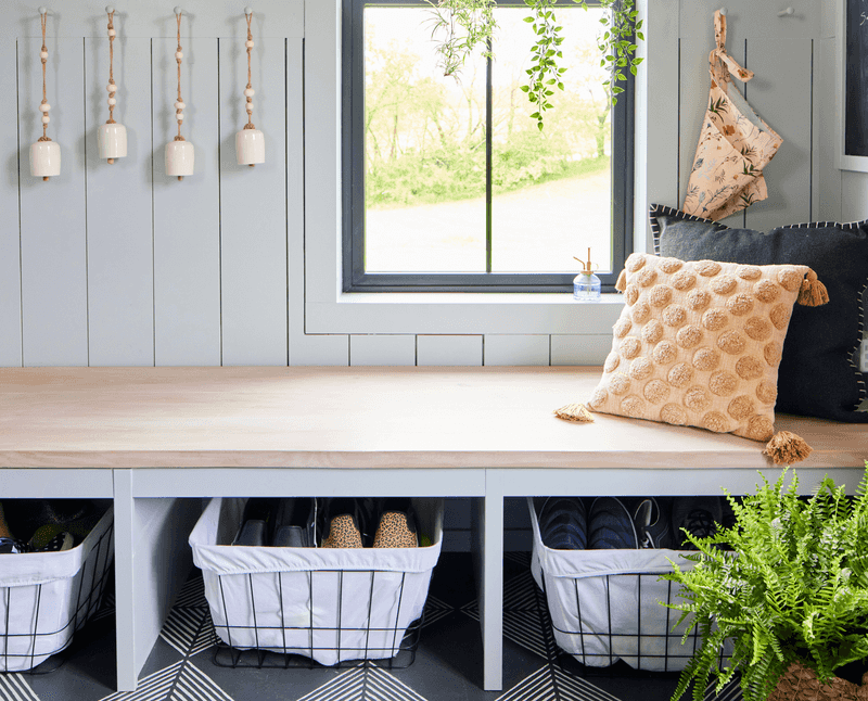 9 Speedy Styling Tips Pros Use To Revamp Rooms Including 3 Game-Changers - Decor Hint Declutter Surfaces (Game-Changer)