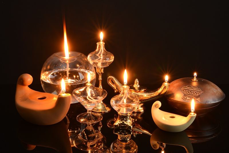 Grandma Was Right – 22 Vintage Home Staples Making A Comeback - Decor Hint Oil Lamps