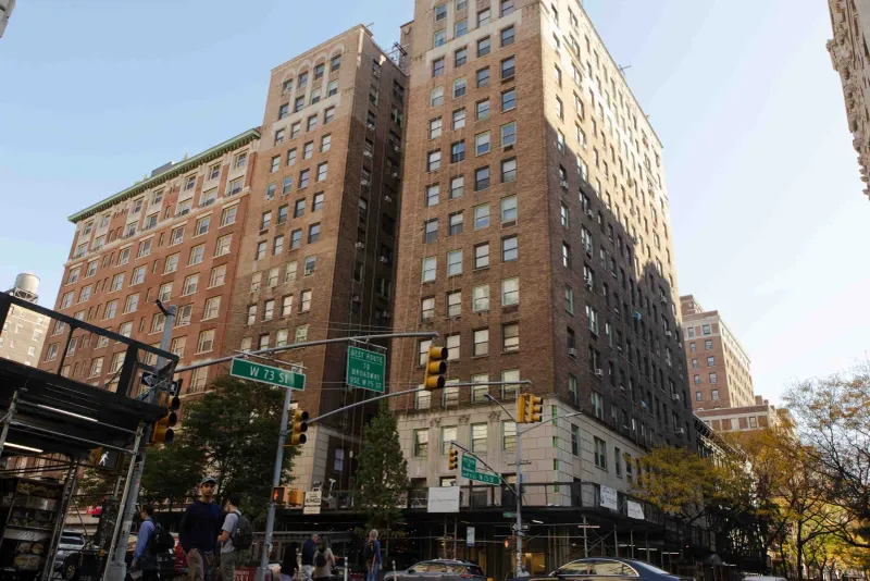 6 Types Of New York Homes Predicted To Drop In Value By Late 2025 (And 6 That Will Surge) - Decor Hint Older Co-Ops With High Maintenance Fees