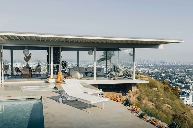10 Vintage-Inspired Facades That Define Los Angeles' Historic Charm - Decor Hint Mid-Century Modern Clean Lines
