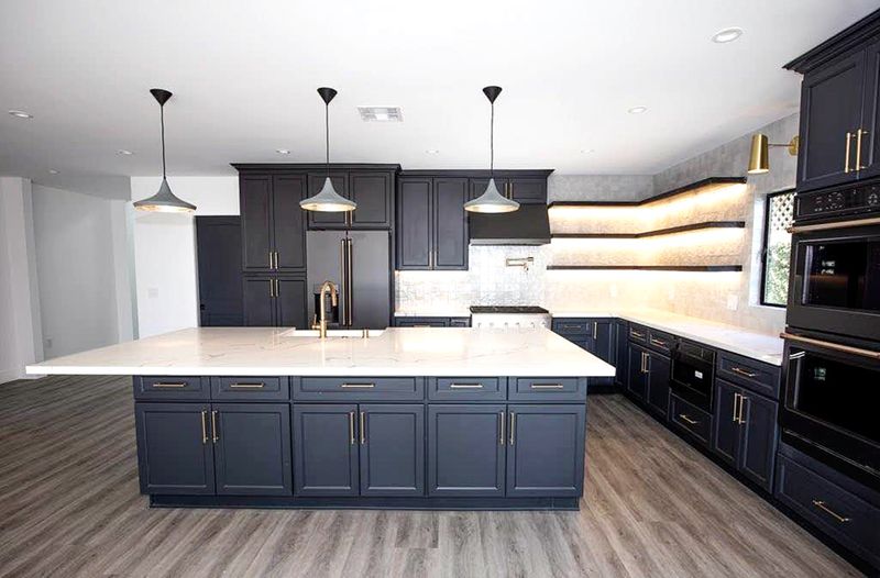10 Designer-Approved Kitchen Cabinet Color Ideas Plus 10 Colors To Avoid - Decor Hint Charcoal Gray