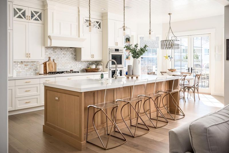 19 Diverse Examples That Say White Is The Best Color For Kitchen Cabinets - Decor Hint Pairs Beautifully with Wood Elements