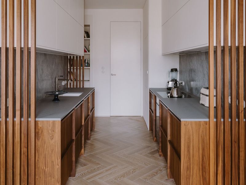 18 Kitchen Red Flags That Make New York Buyers Think Twice, According To Designers - Decor Hint Poor Layout