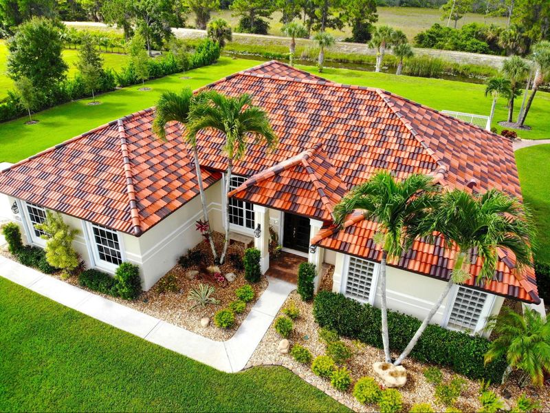 From Dated To Done 12 Miami Architecture Trends On The Way Out And 3 That Are History - Decor Hint Monochrome Tile Roofs