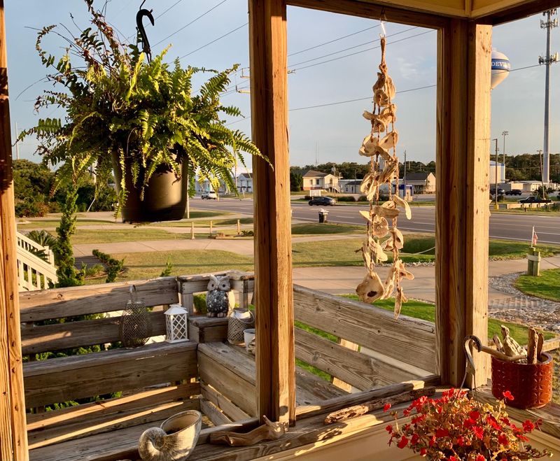 7 Coastal-Chic Porch Trends From South Carolina Beach Cottages - Decor Hint Oyster Shell Accents That Honor Local Heritage